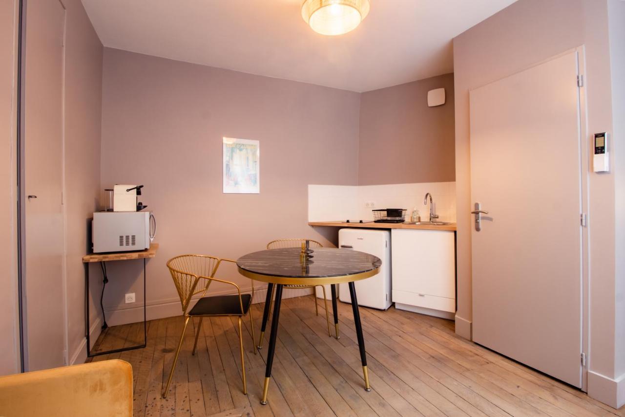 Le Coursarlon Aparthotel Bourges Bagian luar foto